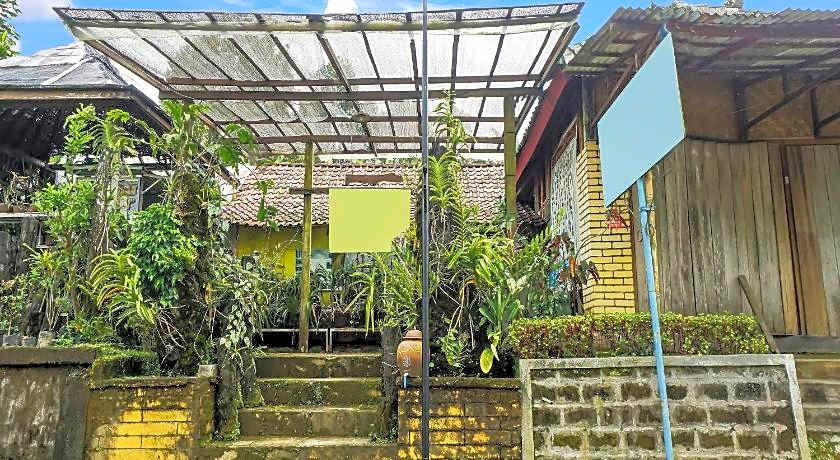 Hotel O Kampung Wisata Ekologi Puspa JagadNearGunung Kelud