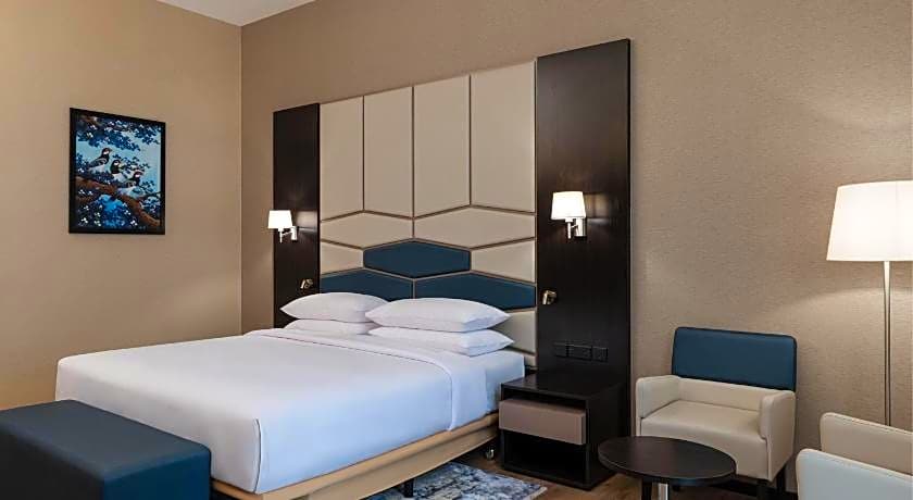 Four Points by Sheraton Production City, Dubai