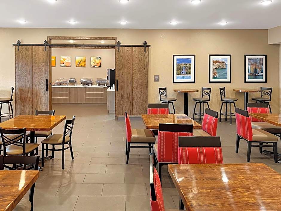 Comfort Inn & Suites Munising-Lakefront