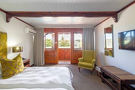 Deluxe Room in Log-Inn Wing