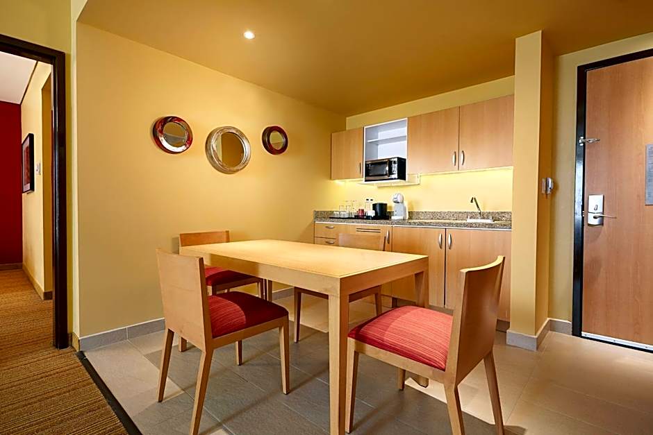 Courtyard by Marriott Leon at The Poliforum