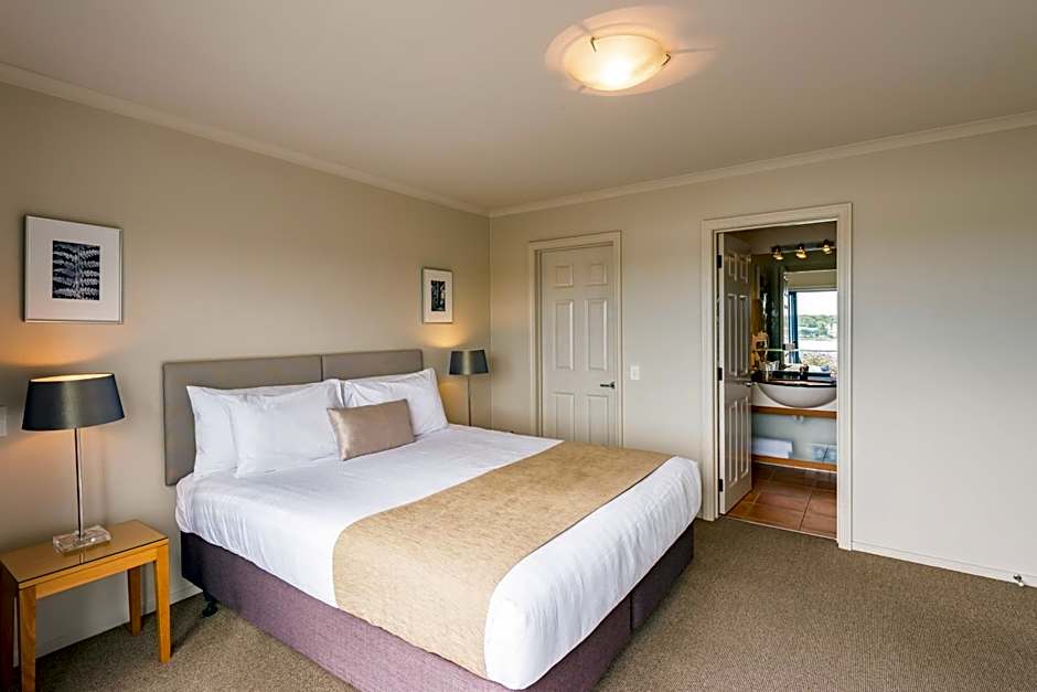 Blue Pacific Apartments