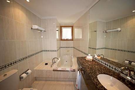 Double Room with Spa Bath