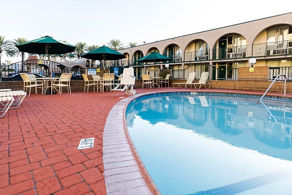 Kings Inn Anaheim at The Park & Convention Center