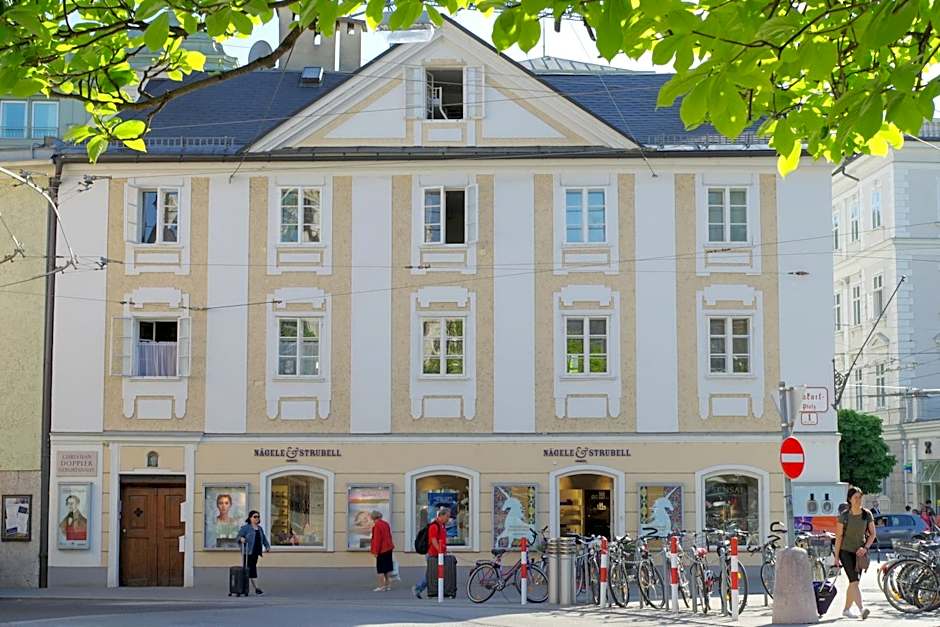 SISHAUS - Private Room Rental
