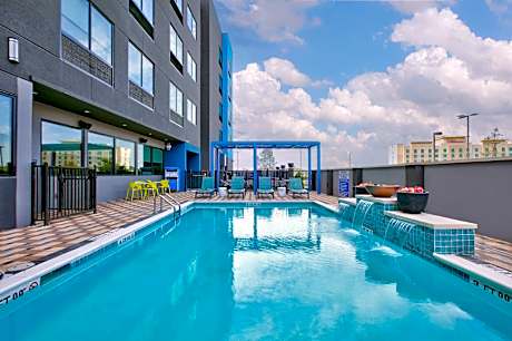 1King Mob Acc Walk-In Shwr