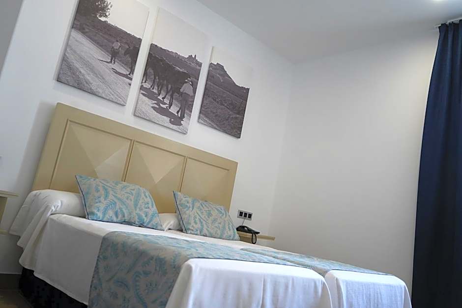 HOTEL DON RAMIRO
