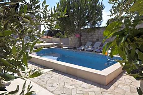 Villa Avantgarde