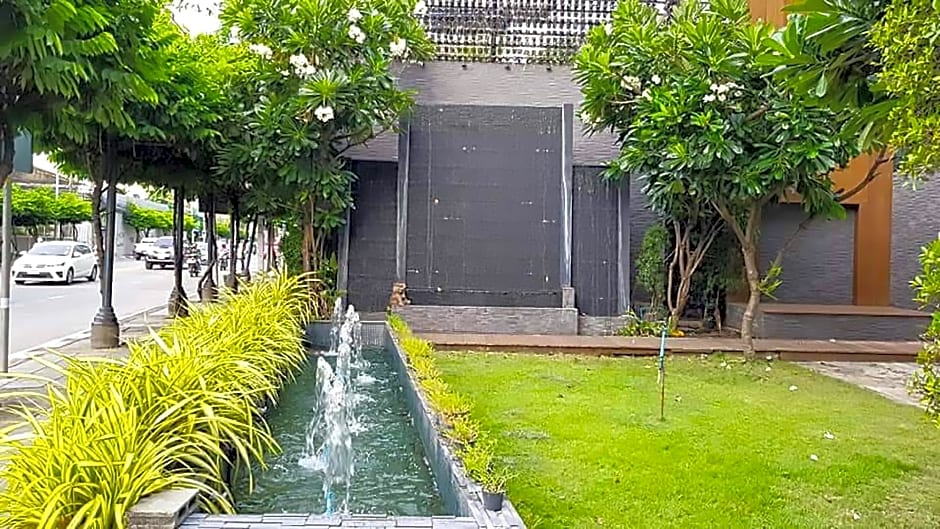 The Montana Lodge - Sathorn