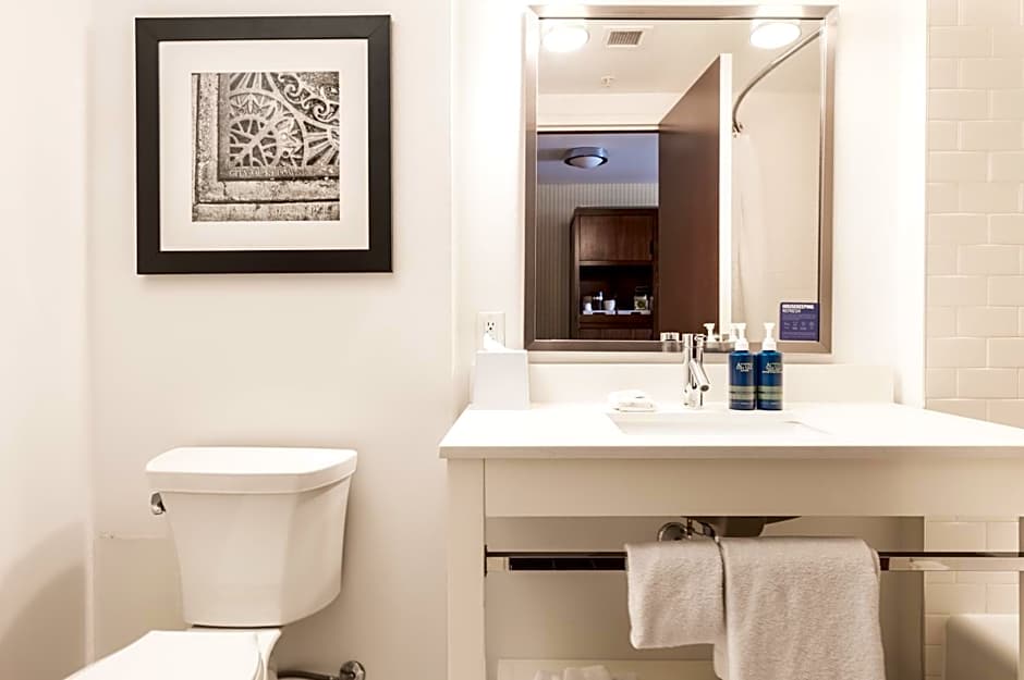 Four Points By Sheraton Kelowna Airport