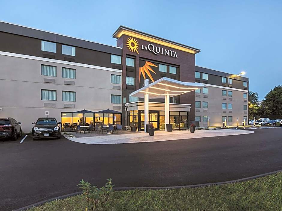 La Quinta Inn & Suites by Wyndham Portland