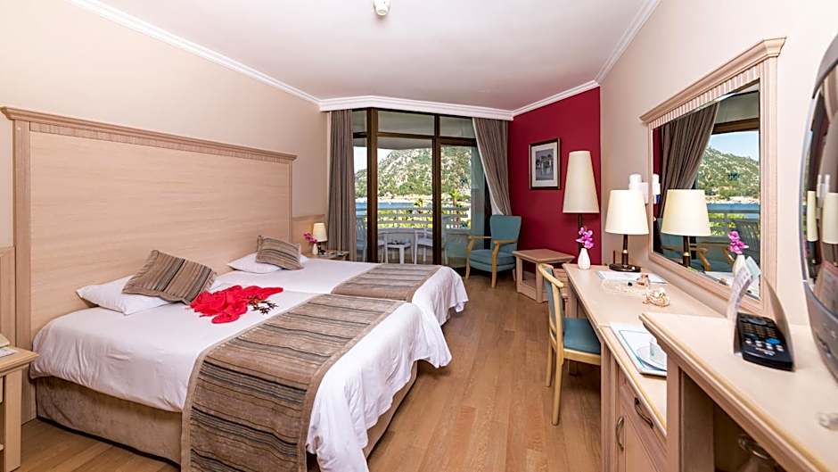 Photo 1 of 4 of Standard 1 Double Bed or 2 Beds, Partial Sea View