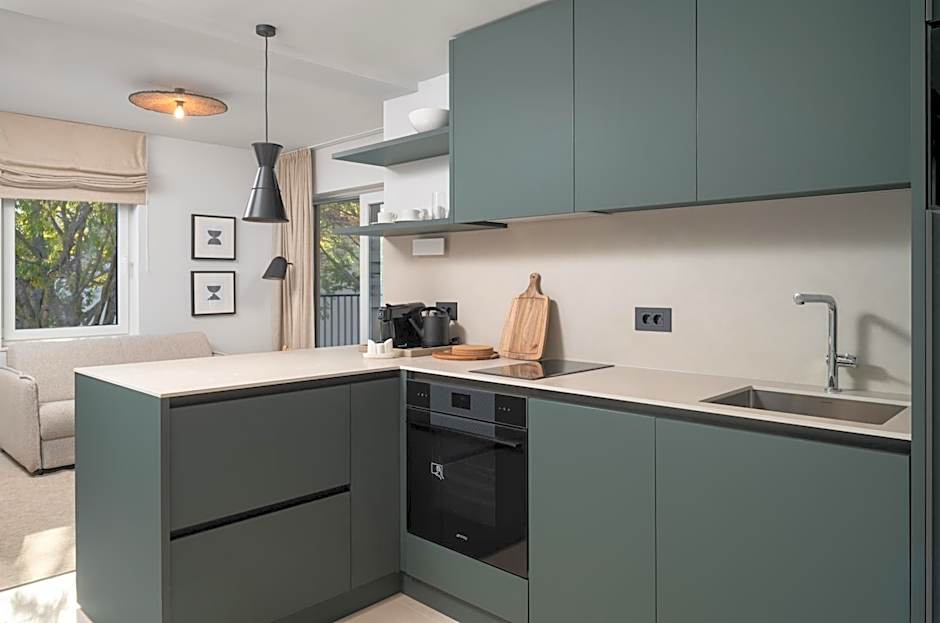 Molum Hotel & Residences