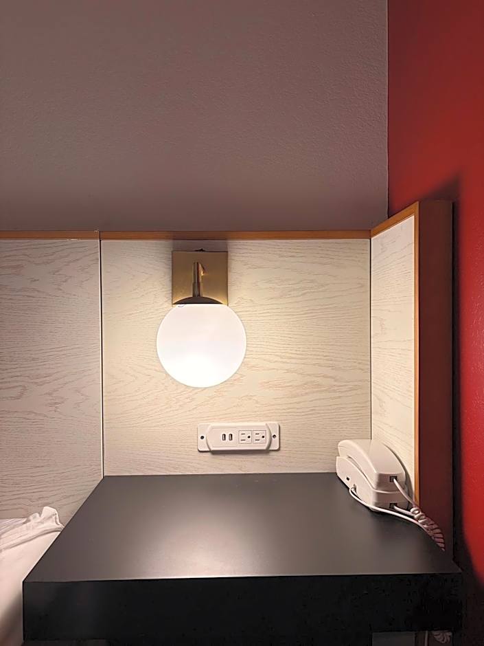 Ramada Limited Bloomington