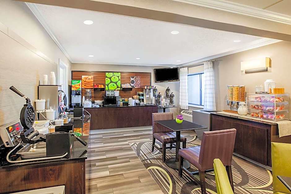 La Quinta Inn & Suites by Wyndham Houston Baytown East