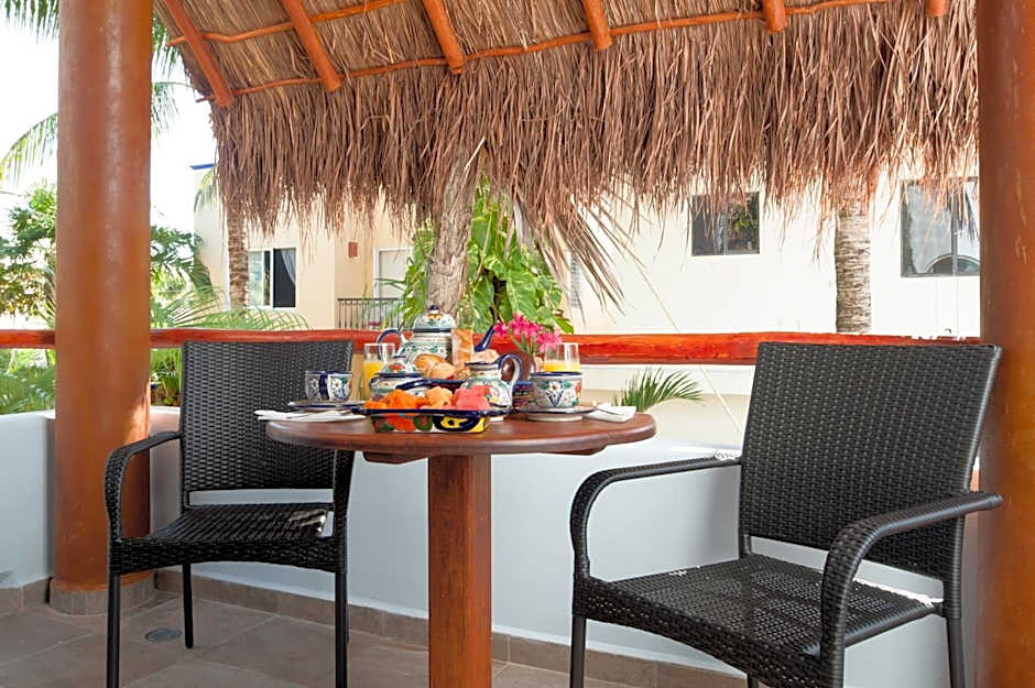 Casa Sonoma - Charming Condos Minutes from Beach & Reef