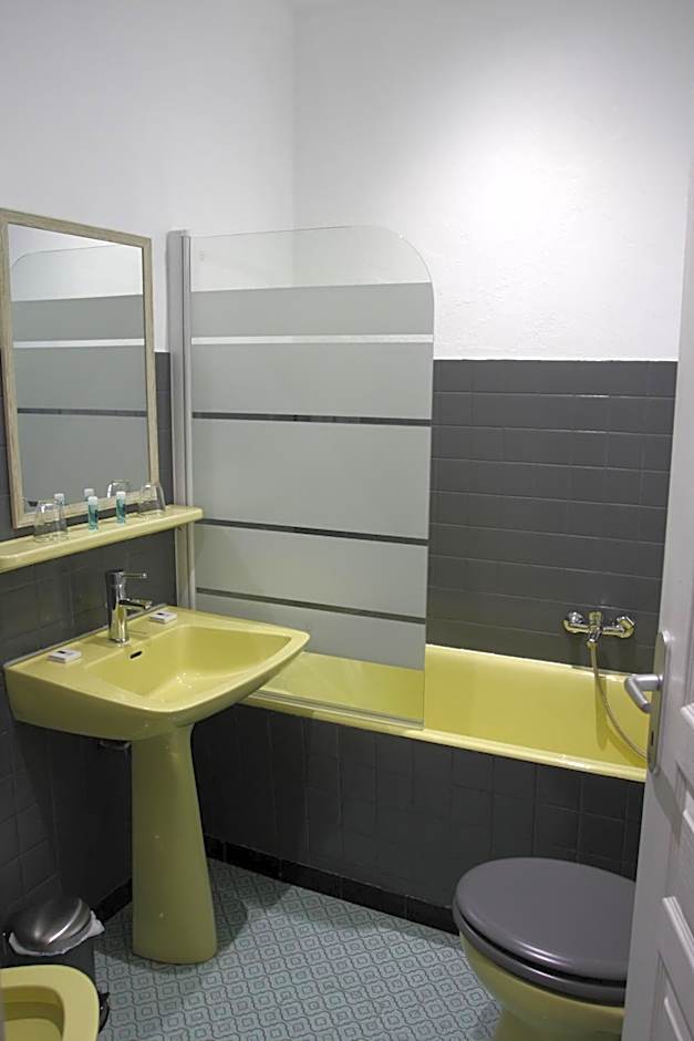 1er Consul SAS a Bussinca