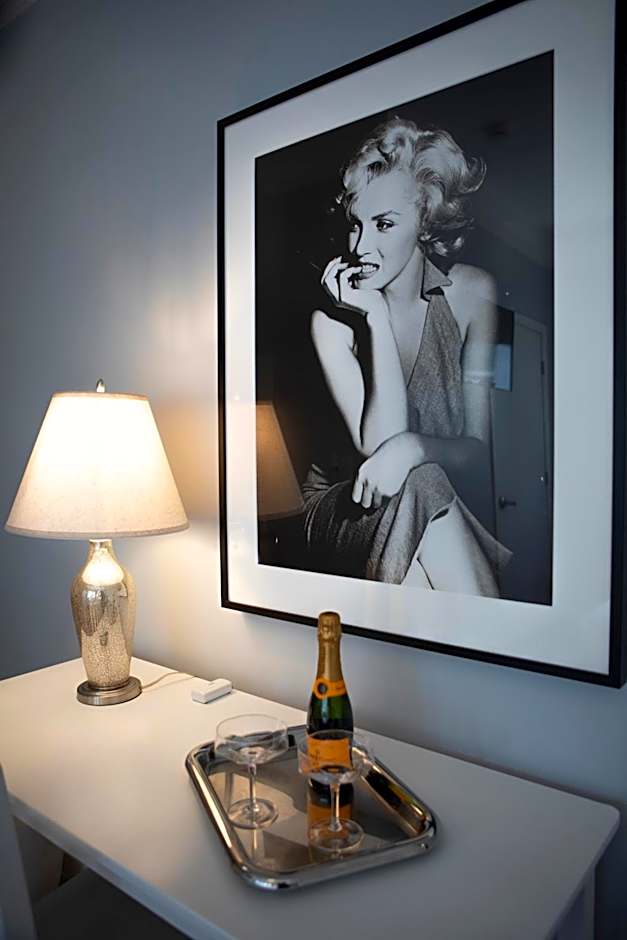 The Hotel Hollywood