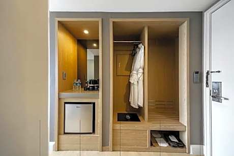 Deluxe Twin Room with City View
