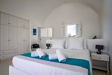 White Suite Panoramic View