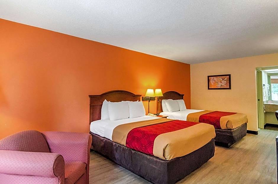 Econo Lodge Inn & Suites Gulfport