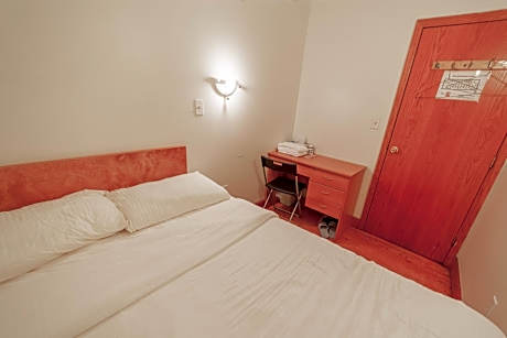 Standard Double (No Window)