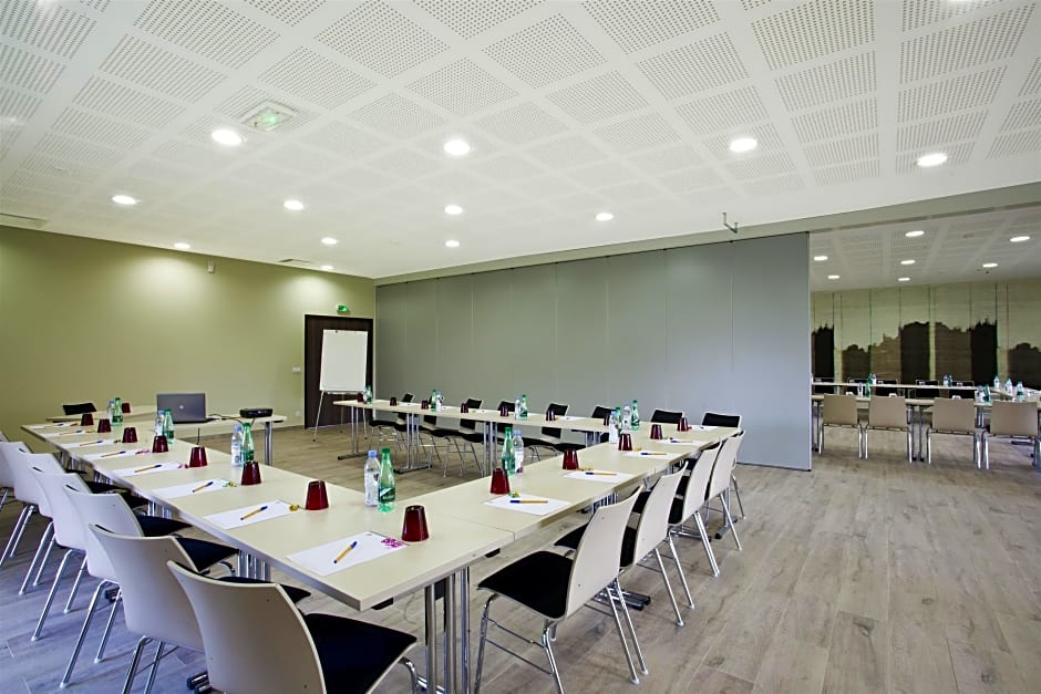 Golden Tulip Avignon Le Paradou