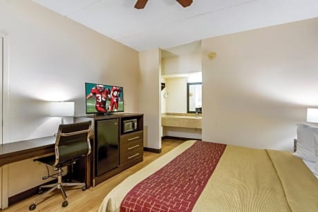 Red Roof Inn & Suites Statesboro - University