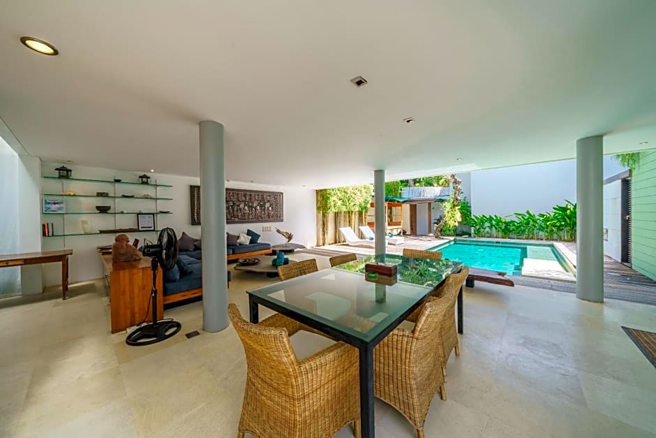 Villa Rio - Contemporary 2BR Villa in Downtown Seminyak