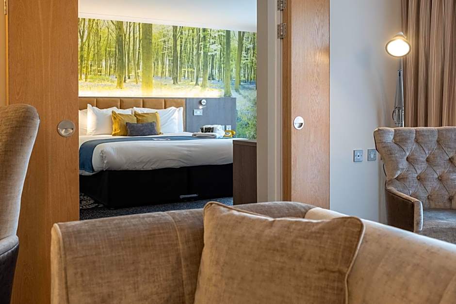 Burleigh Court Hotel and Leisure