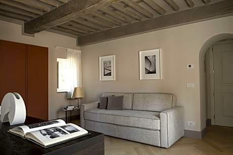 Deluxe Double Room (1 King Bed)