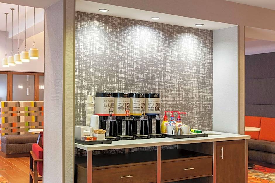 Hampton Inn By Hilton & Suites Marshalltown