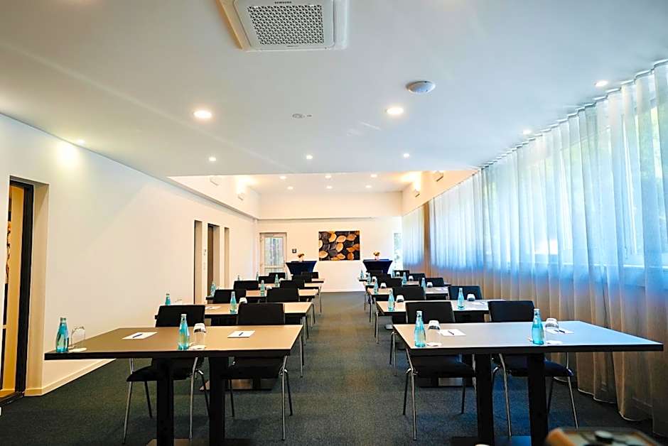 Arthotel Ambassador Wiesbaden - FREE PARKING