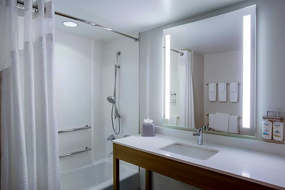 Holiday Inn Express & Suites Bradenton East-Lakewood Ranch By IHG