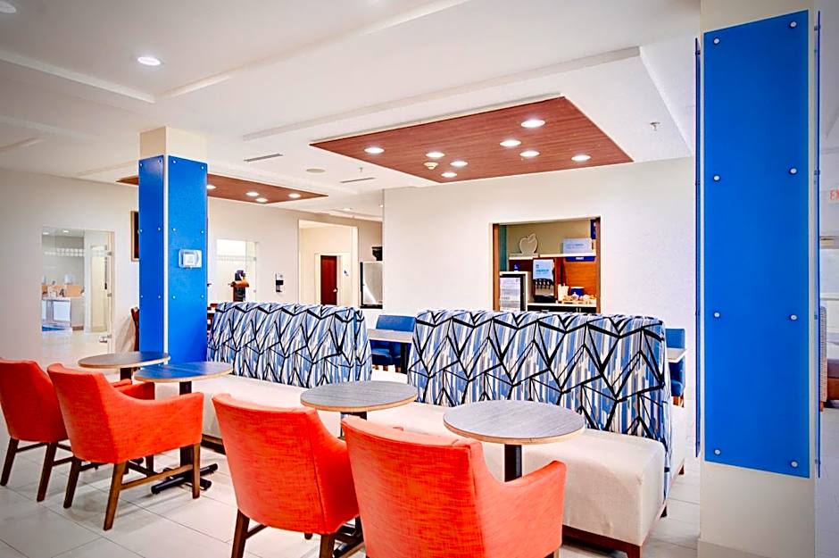 Holiday Inn Express Hotel & Suites Chester By IHG