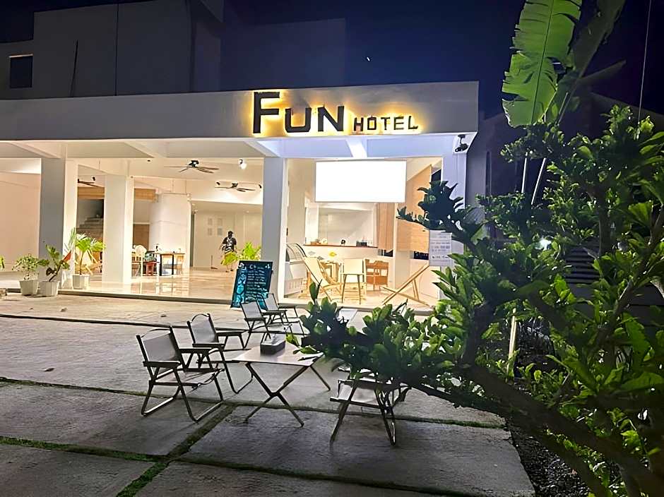 FUN HOTEL