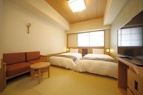 Adjoining Moderate Twin Rooms, Two Rooms - Non-Smoking