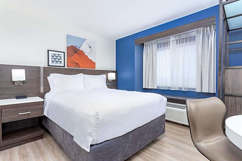 Spark by Hilton Clarion