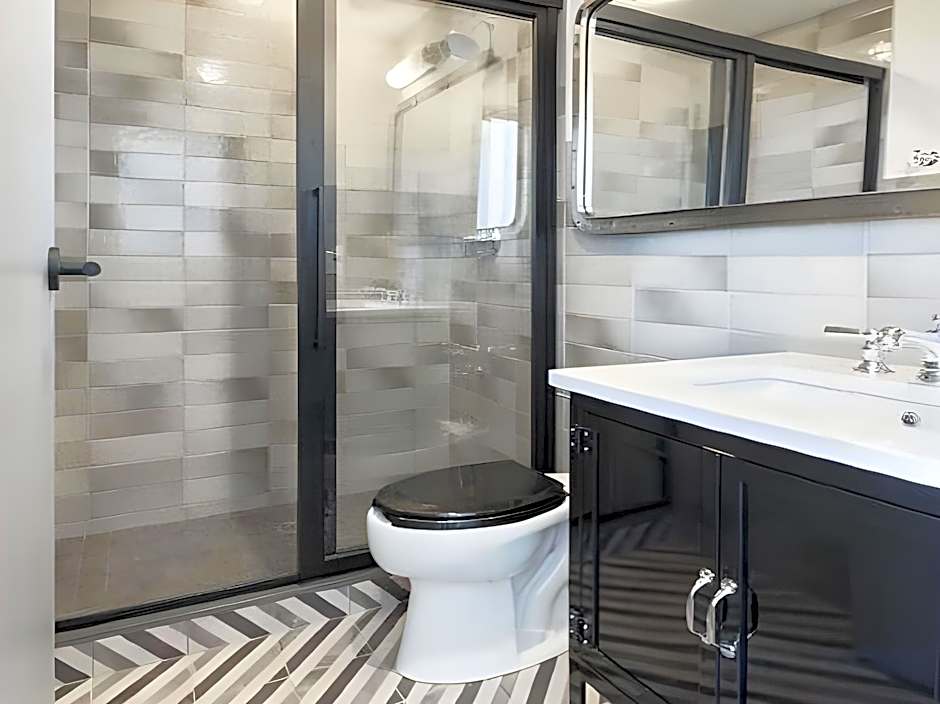 The Chicago Hotel Collection River North