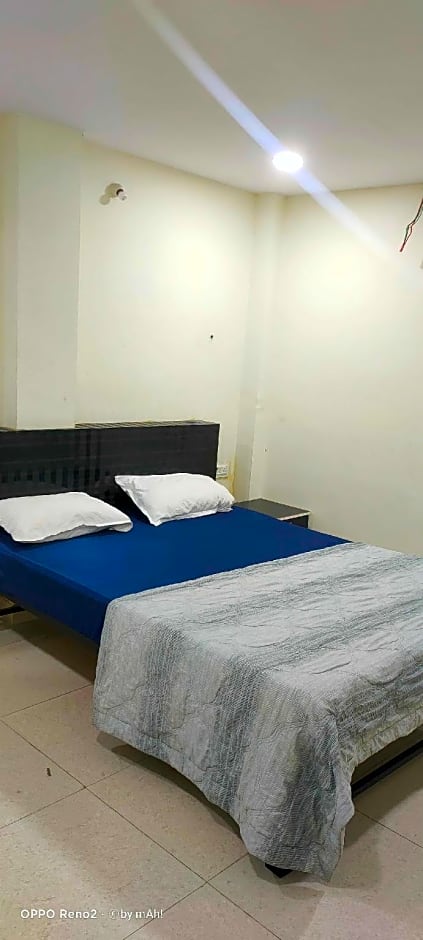 OYO Flagship Hotel Delight Inn