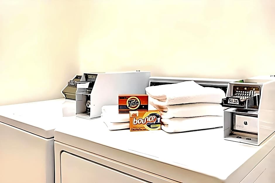 Super 8 by Wyndham Smithfield-Selma