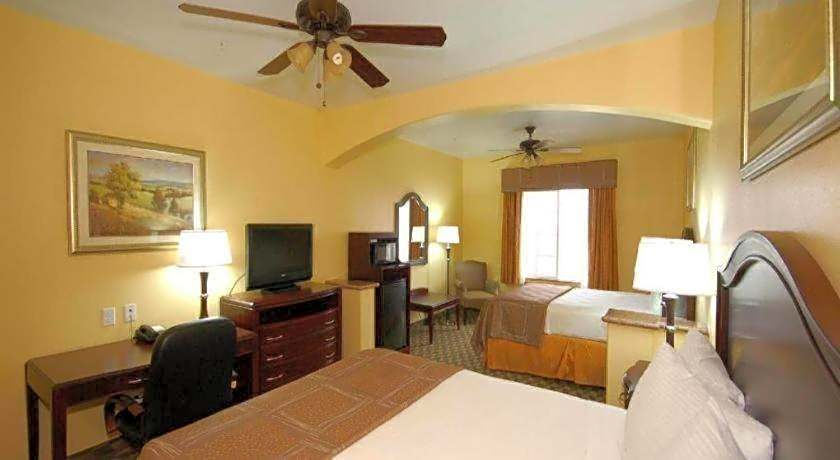 Best Western Plus Manvel Inn & Suites