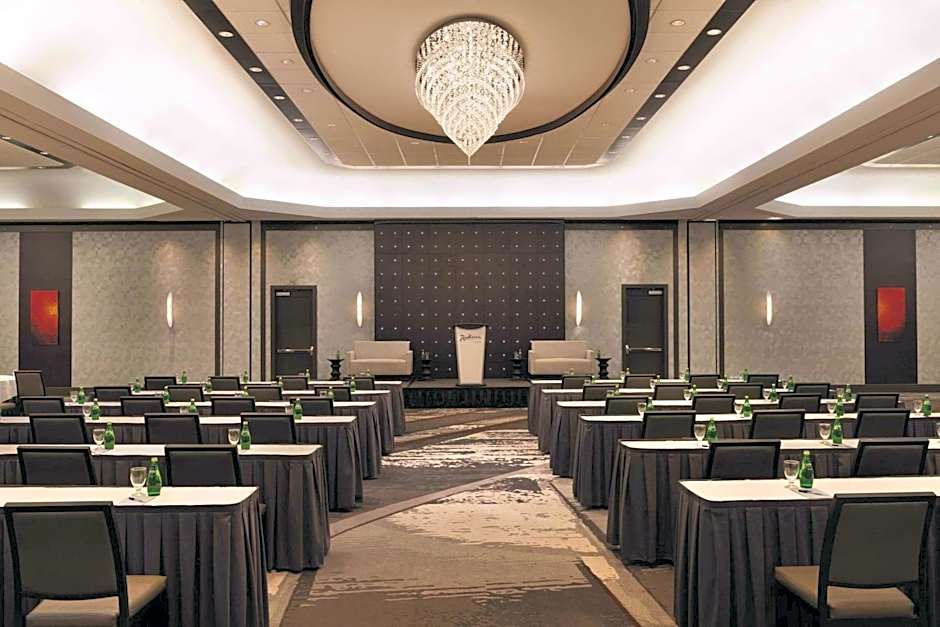 Radisson Hotel Vancouver Airport