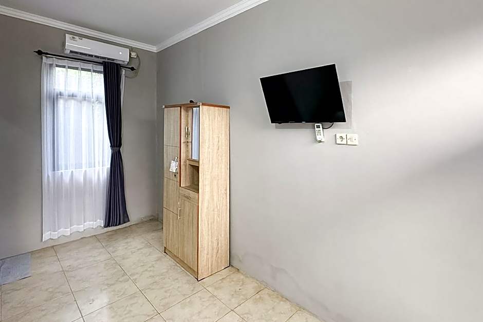 RedDoorz near Maulana Yusuf Stadium Serang