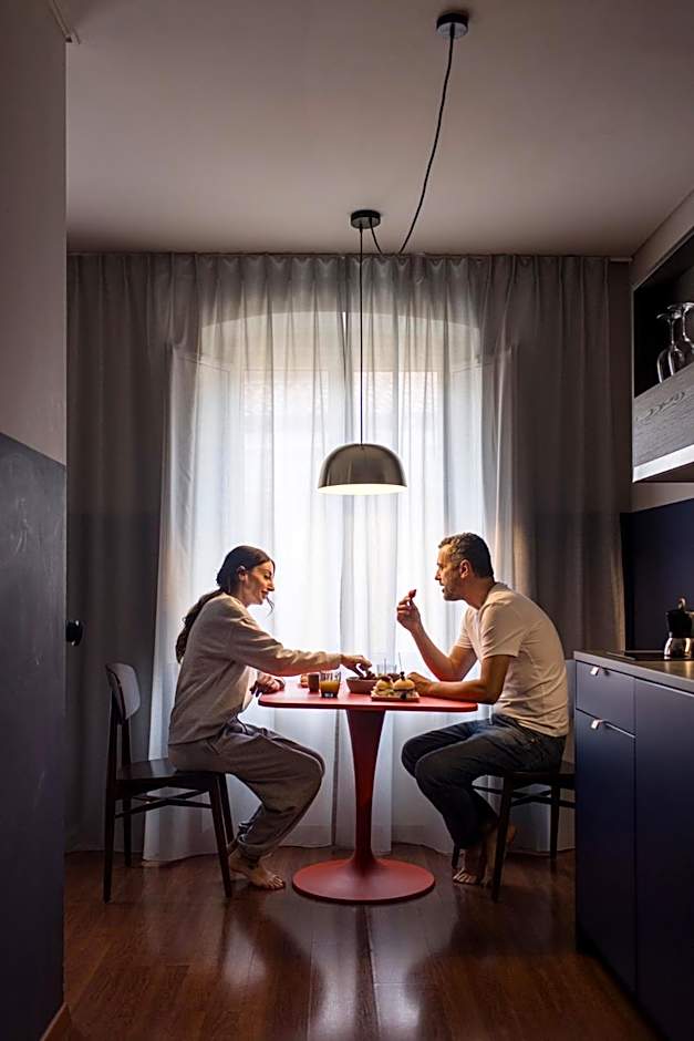 URBANAUTS STUDIOS Minelli