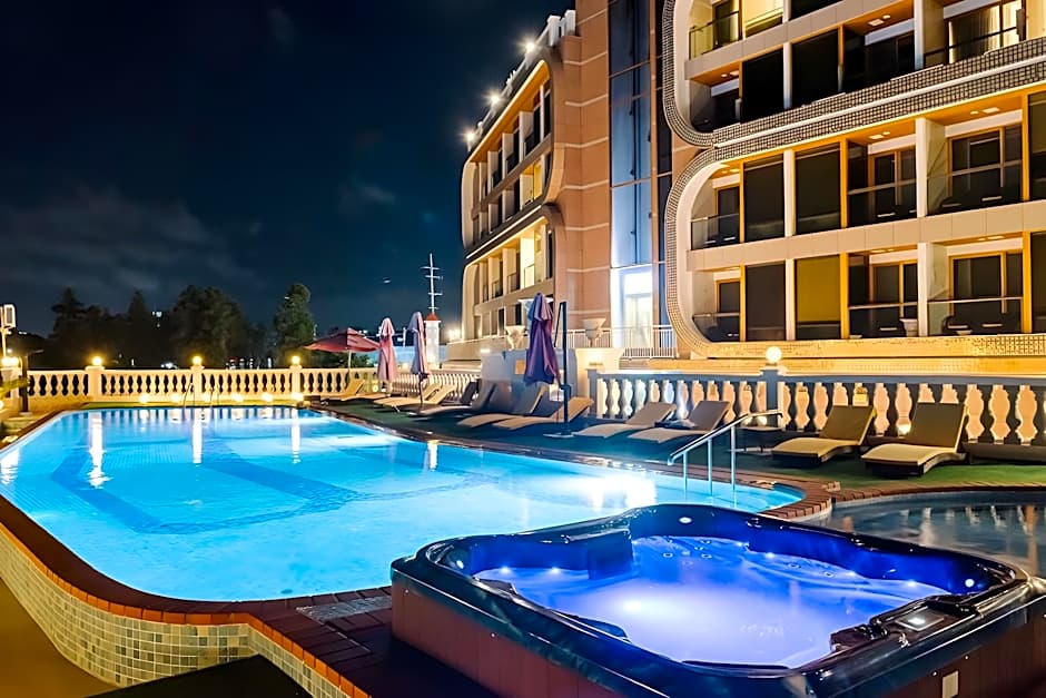 GoldOne Hotel & Suites