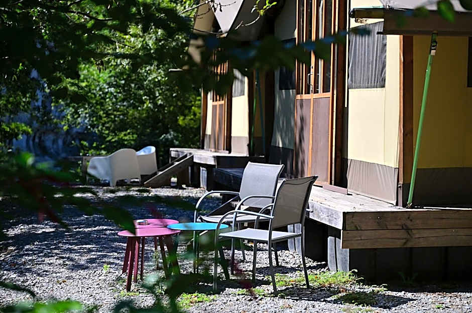 Prehistoric Lodge - Adult Only