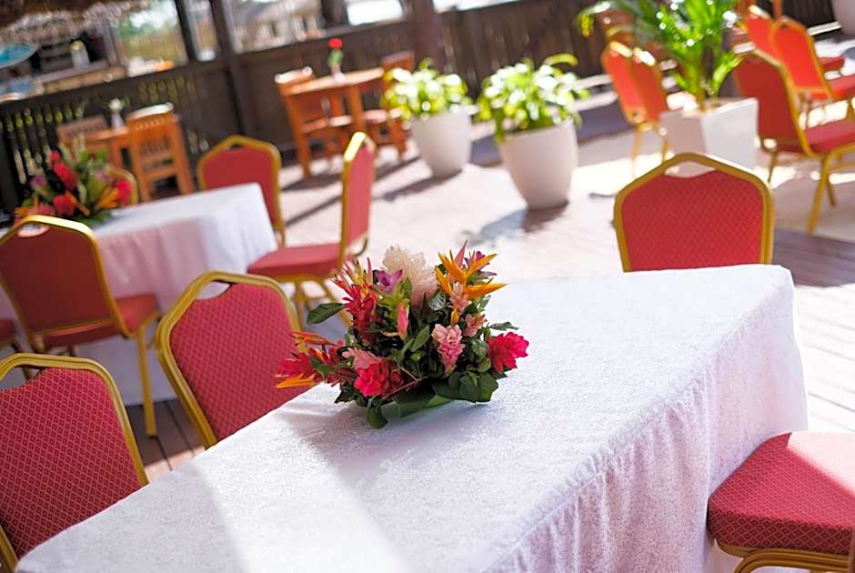 Ramada Suites by Wyndham Wailoaloa Beach Fiji