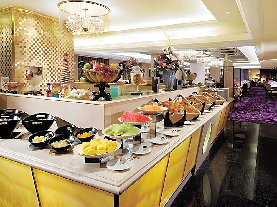 Grand Emperor Hotel