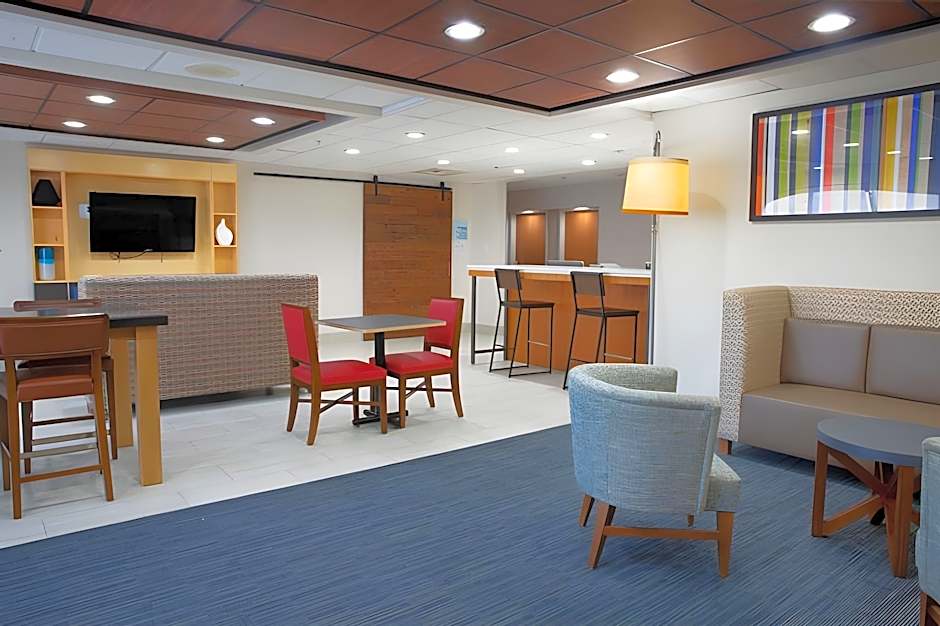 Holiday Inn Express Hotel & Suites Dayton-Huber Heights By IHG